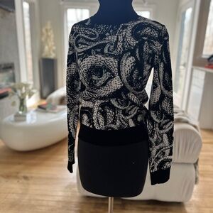 Chic Black and White Patterned Sweater